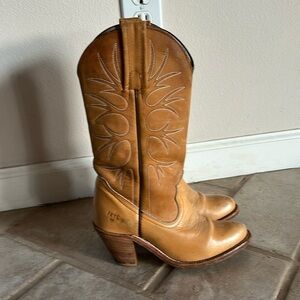 Vtg Frye Bananna Leather western boho Campus wood heel stacked boots sz 4-5